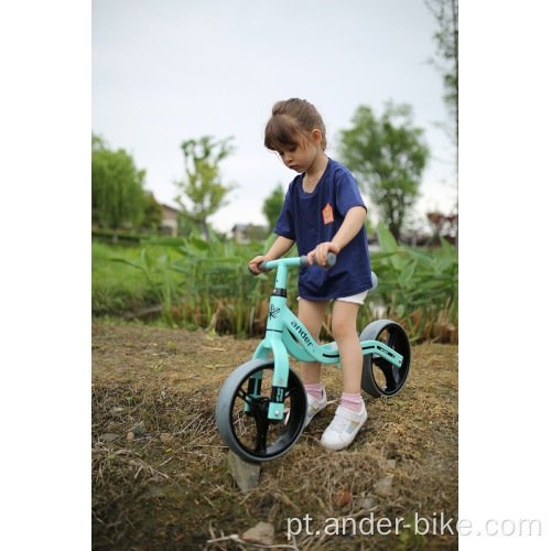 bebê correndo bicicleta crianças caminhando bicicleta equilibrada